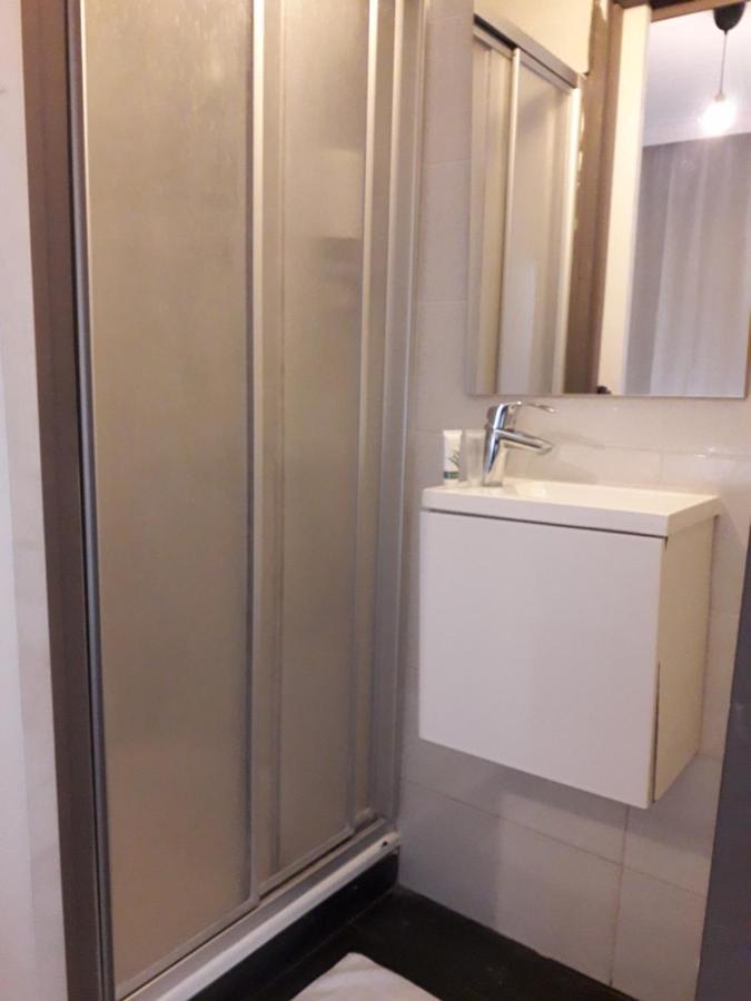 Hotel Auberge Van Strombeek Jette Exteriör bild