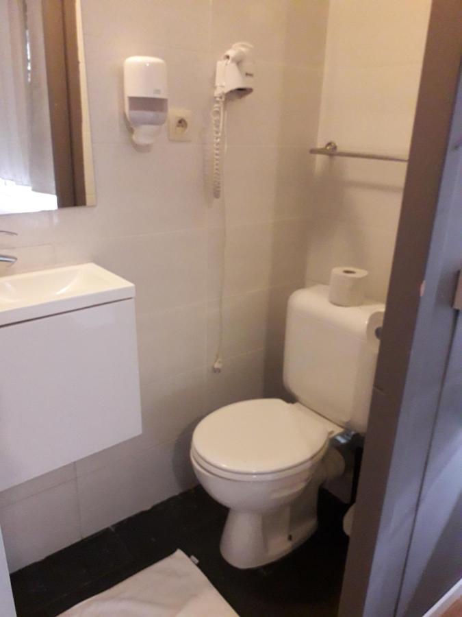 Hotel Auberge Van Strombeek Jette Exteriör bild